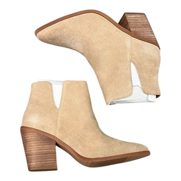 Lisa Vicky Tan Camel Split Kicky Suede Bootie 7 - Picture 1 of 4
